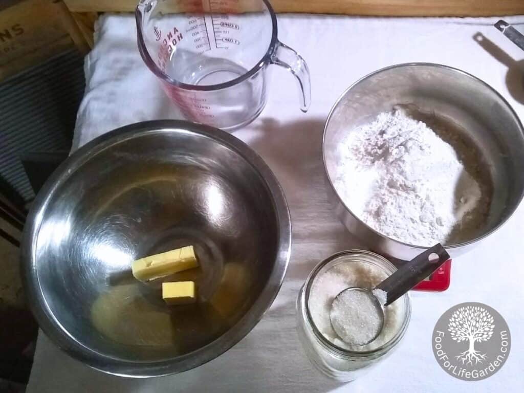 Ingredients for the short cake crust