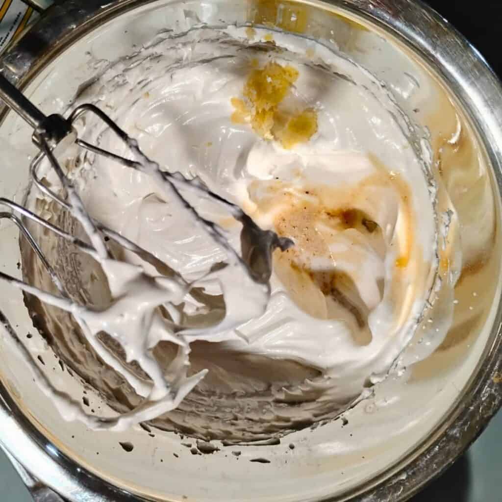 meringue cream with spices added.