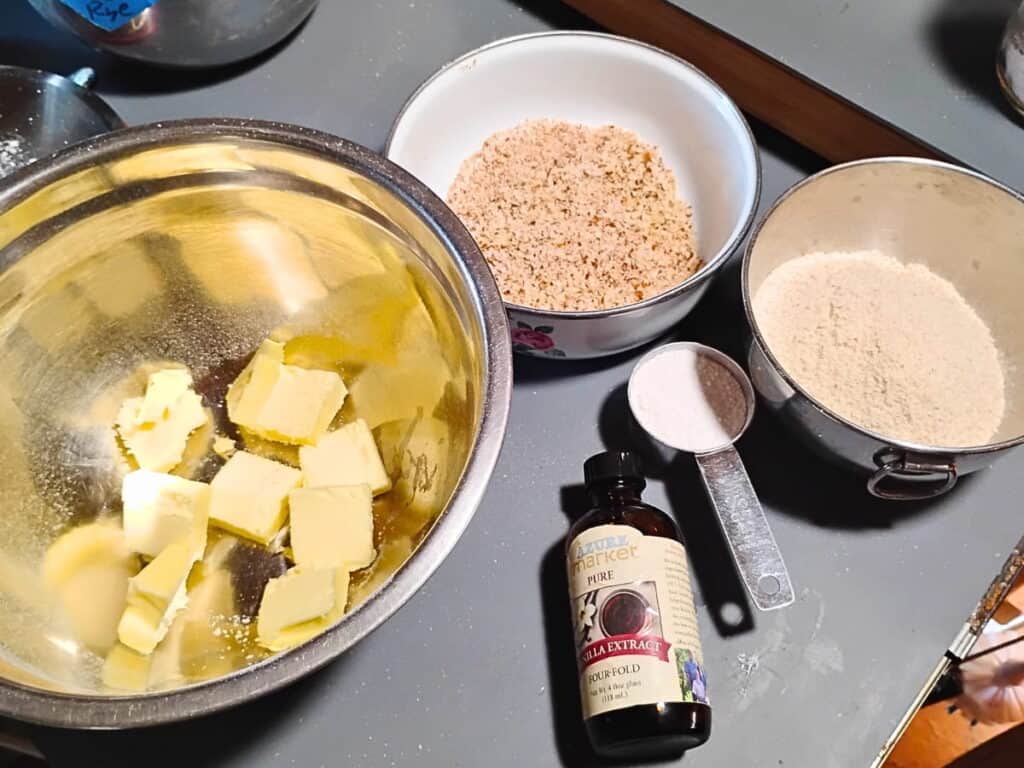 Ingredients for vanillekipferl.