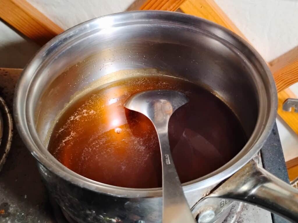 getting syrup to boil on a stove
